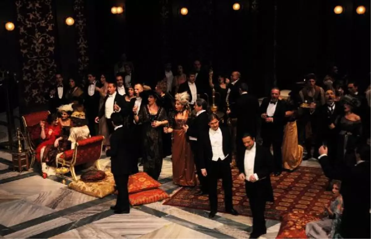 Özpetek\'in La Travıata\'sı Göz Doldurdu