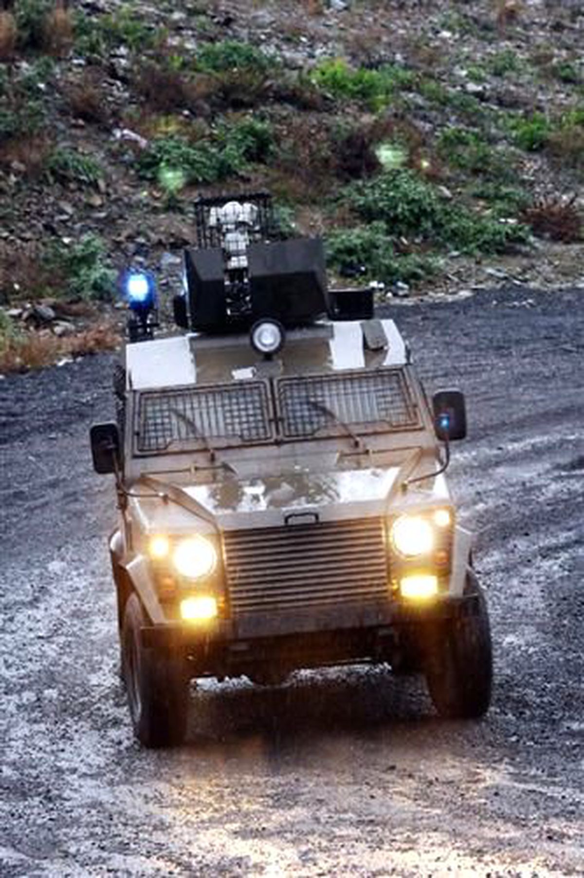 Polise, Molotofa Karşı Yeni Zırhlı Araç