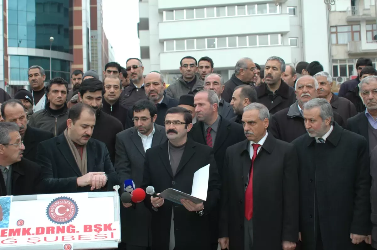 Stk\'lardan Okullardaki Kılık Kıyafet Serbestliği Açıklaması