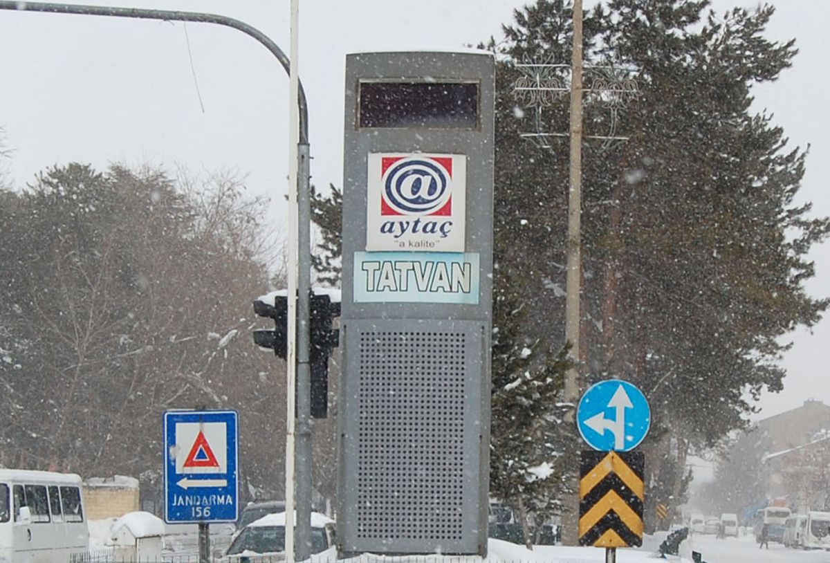 Tatvan Kar Altında