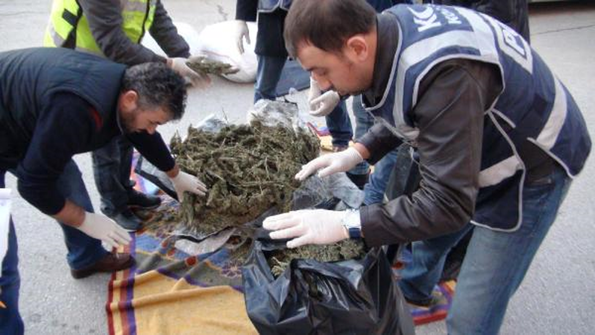 Tem\'de Nefes Kesen Operasyonda 90 Kilo Esrar Ele Geçirildi