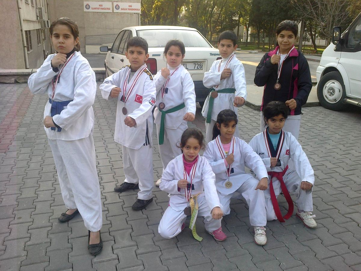 Yavuzeli Taekwondo Takımı Madalya ile Döndü