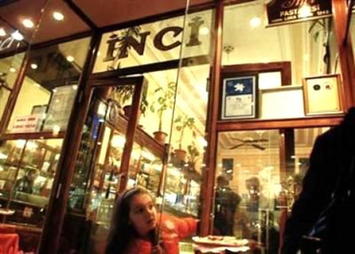 68 Yıllık İnci Pastanesi Kapanıyor