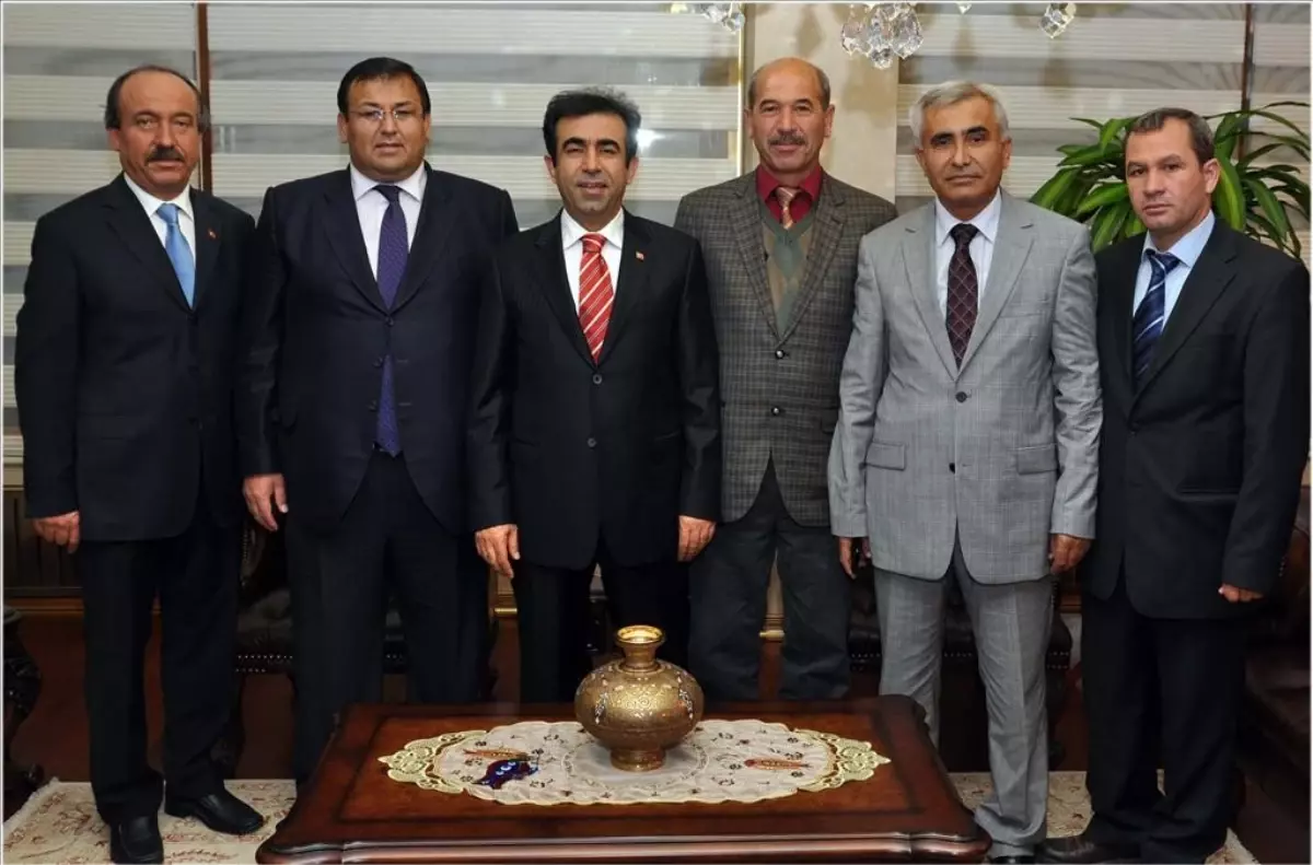 Anamur Muz-Bir Yönetiminden Vali Güzeloğlu\'na Ziyaret