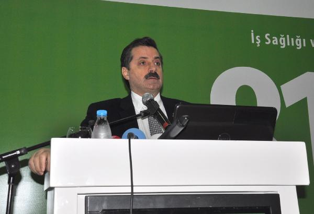 Bakan Çelik: İş Sağlığı ve Güvenliği Yasası\'nın Amacı Ölmeden Önce Önleme