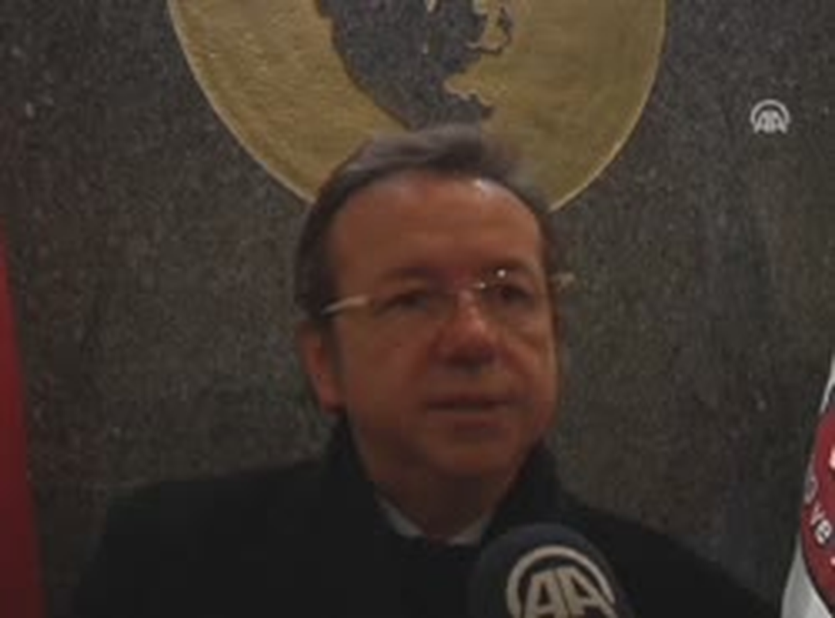 "Başbakan\'ın Eleştirme Hakkı Var"
