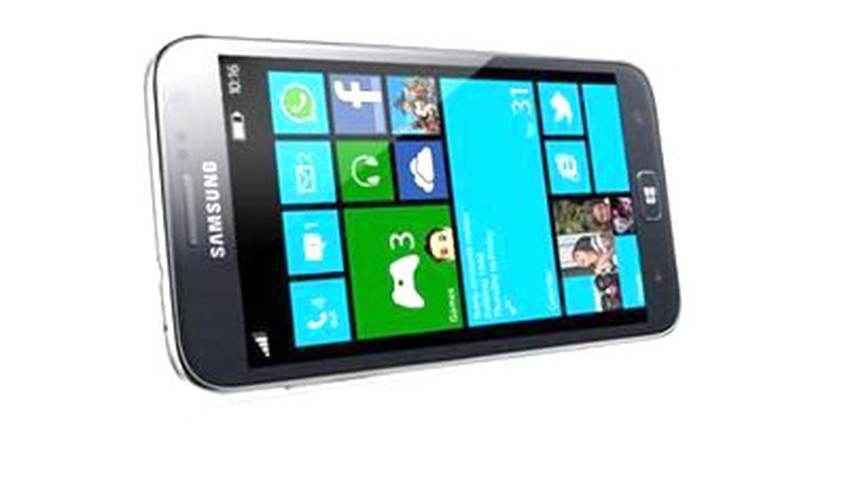 Bir Windows\'lu cep daha!