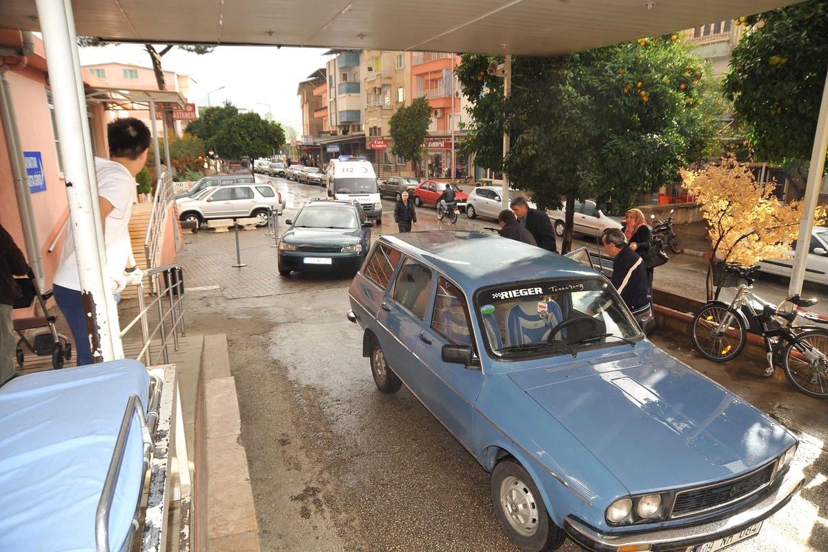 Bozdoğan\'da Öğrenci Servisi Kaza Yaptı; 4 Yaralı
