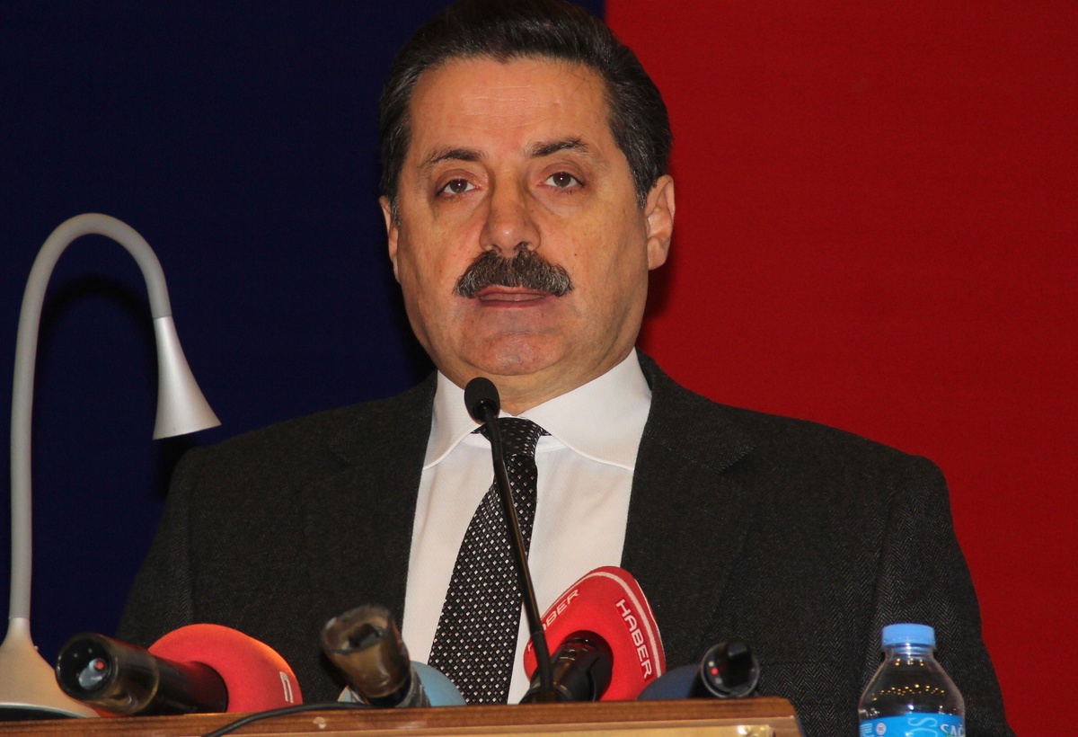 Çalışma ve Sosyal Güvenlik Bakanı Faruk Çelik, "İş Sağlığı ve Güvenliği Yasası\'nın Kuralcı...