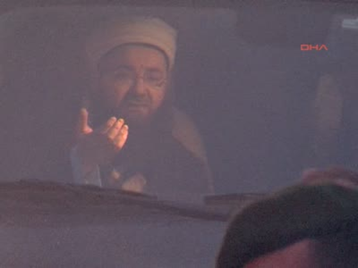 Cübbeli Ahmet Hoca Cezaevinden Ayrıldı