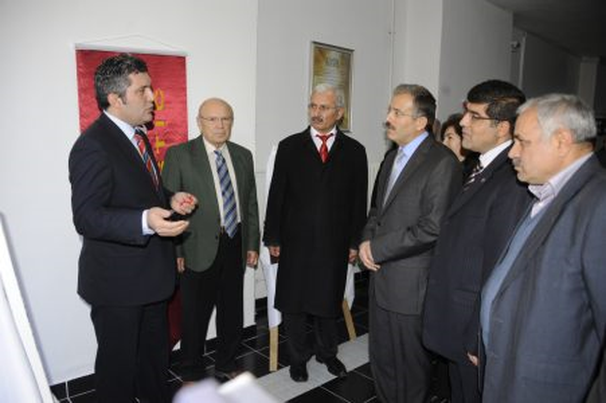 Eski Dostlar Resim Sergisi Açıldı
