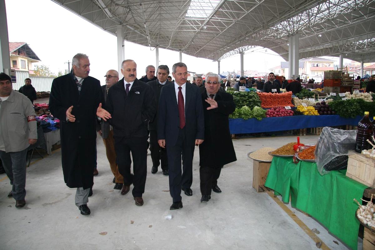 Hızırtepe Semt Pazarında Aşure Dağıtıldı