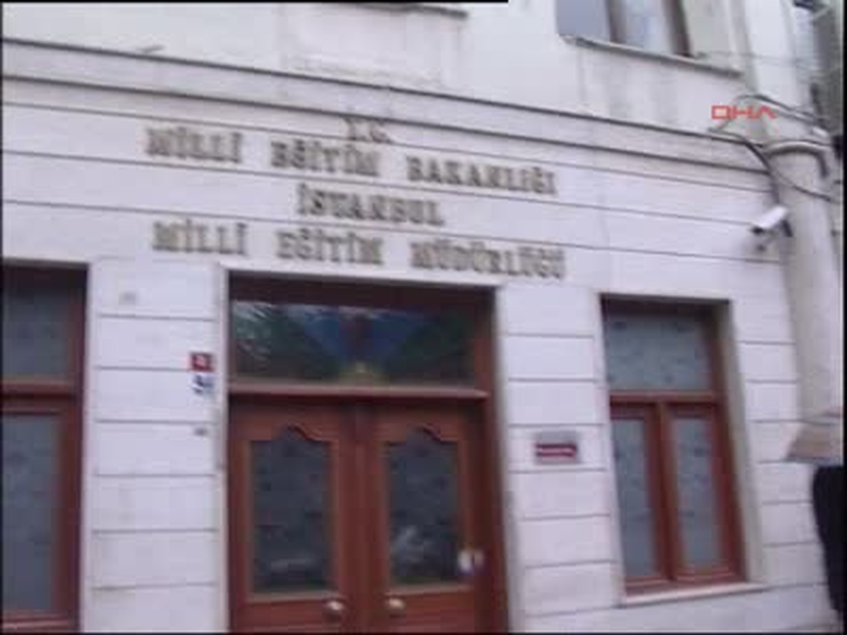 İl Milli Eğitim Önünde "İmam Hatip" Protestosu