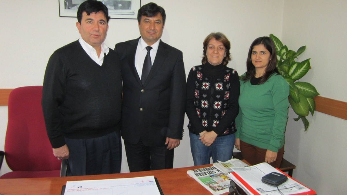 İlçe Emniyet Müdürü Metin, Ödemiş\'te Yayınlanan Gazeteleri Ziyaret Ediyor