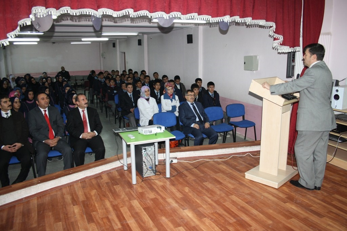 İmam Hatip Lisesi\'nde \'Sevgi ve \'Hoşgörü Konfaransı