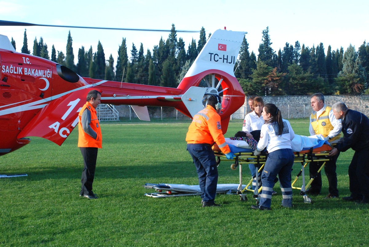 Kalp Hastası Kadın Hava Ambulansıyla Hastaneye Sevk Edildi