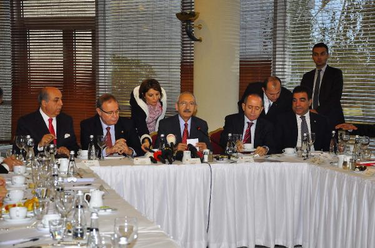Kemal Kılıçdaroğlu, Ekonomi Müdür ve Editörleriyle Bir Araya Geldi