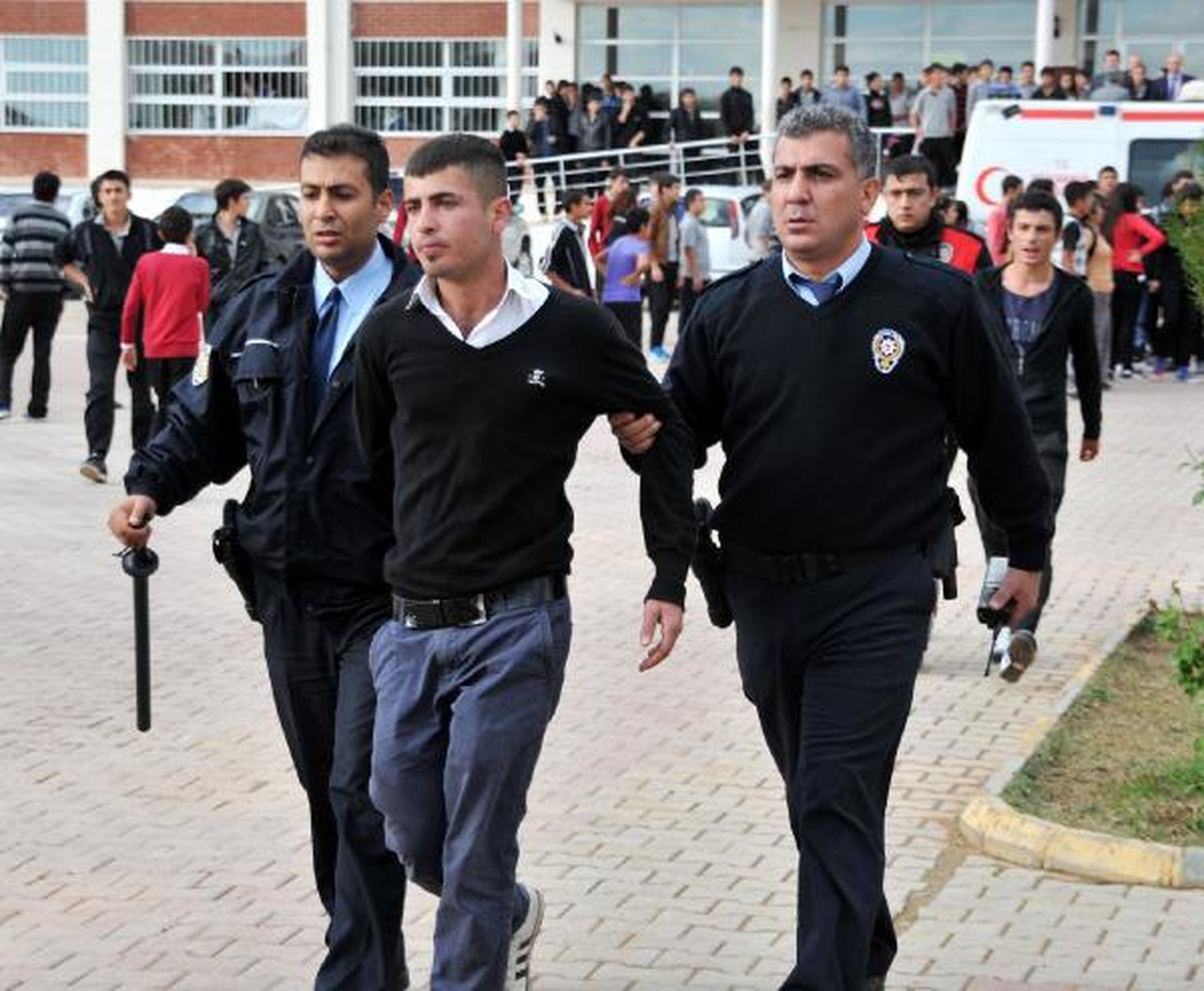 Okulda Meydan Savaşı