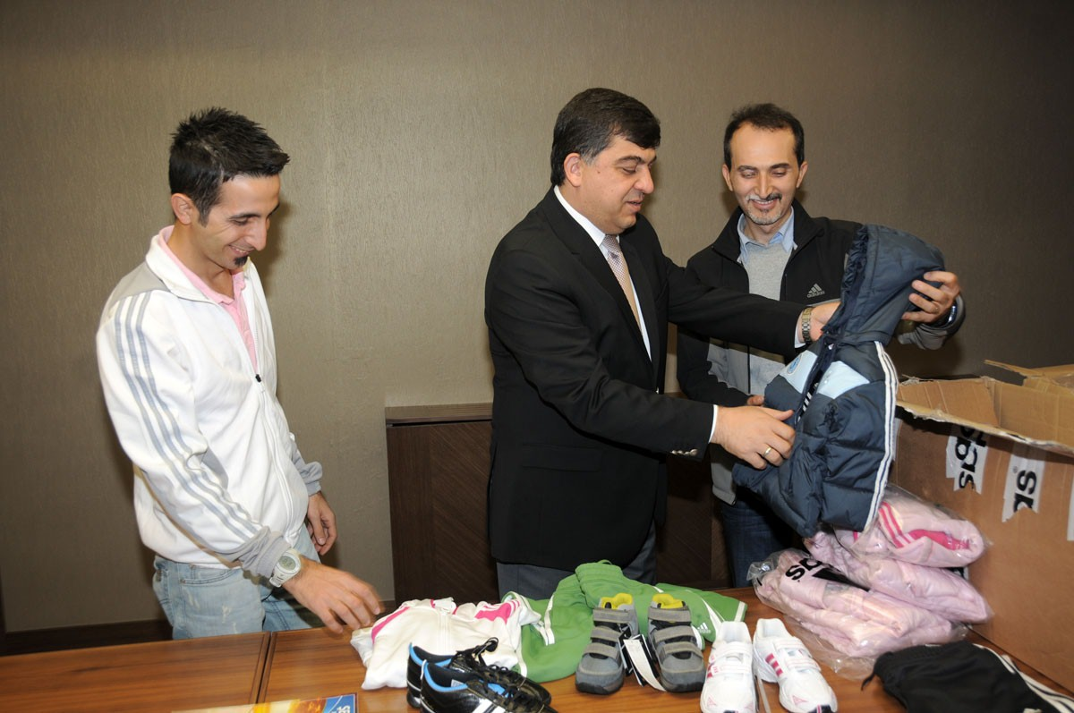 Şehitkamil Belediyesi Gıda Bankasına Adidas\'tan Yardım
