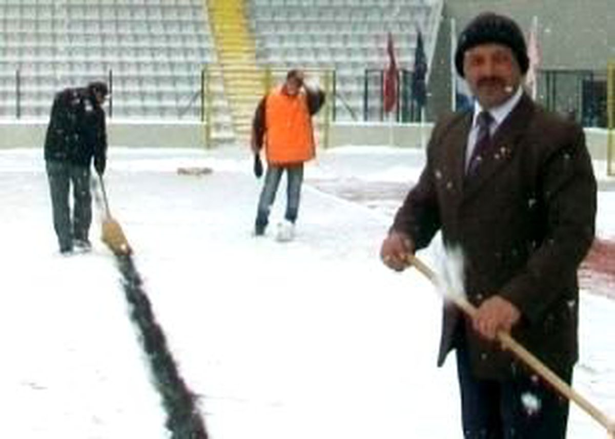 Sivasspor Stadı Maça Hazırlıyor