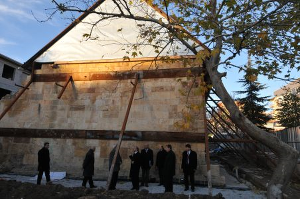 Valimiz Lale Cami Restarasyonunu İnceledi