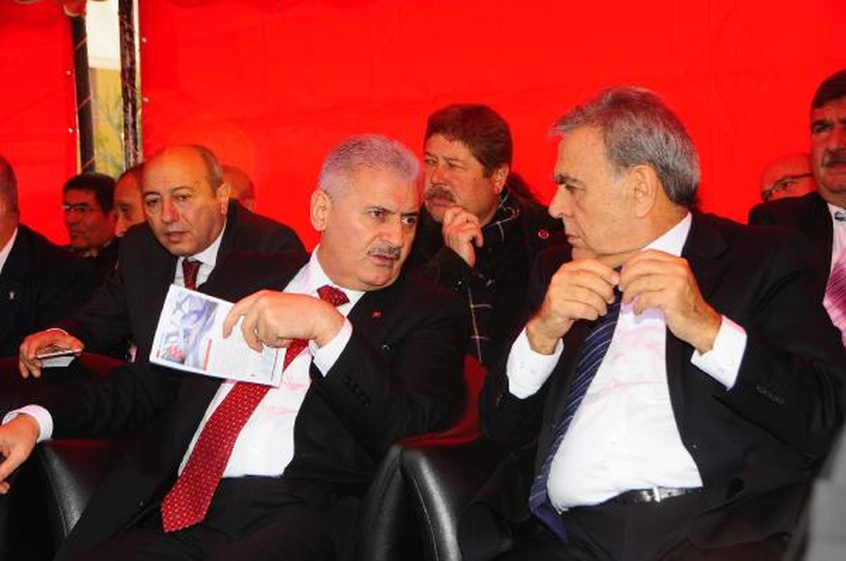 Yıldırım ve Kocaoğlu, İzban Torbalı Hattı Temelini Birlikte Attı