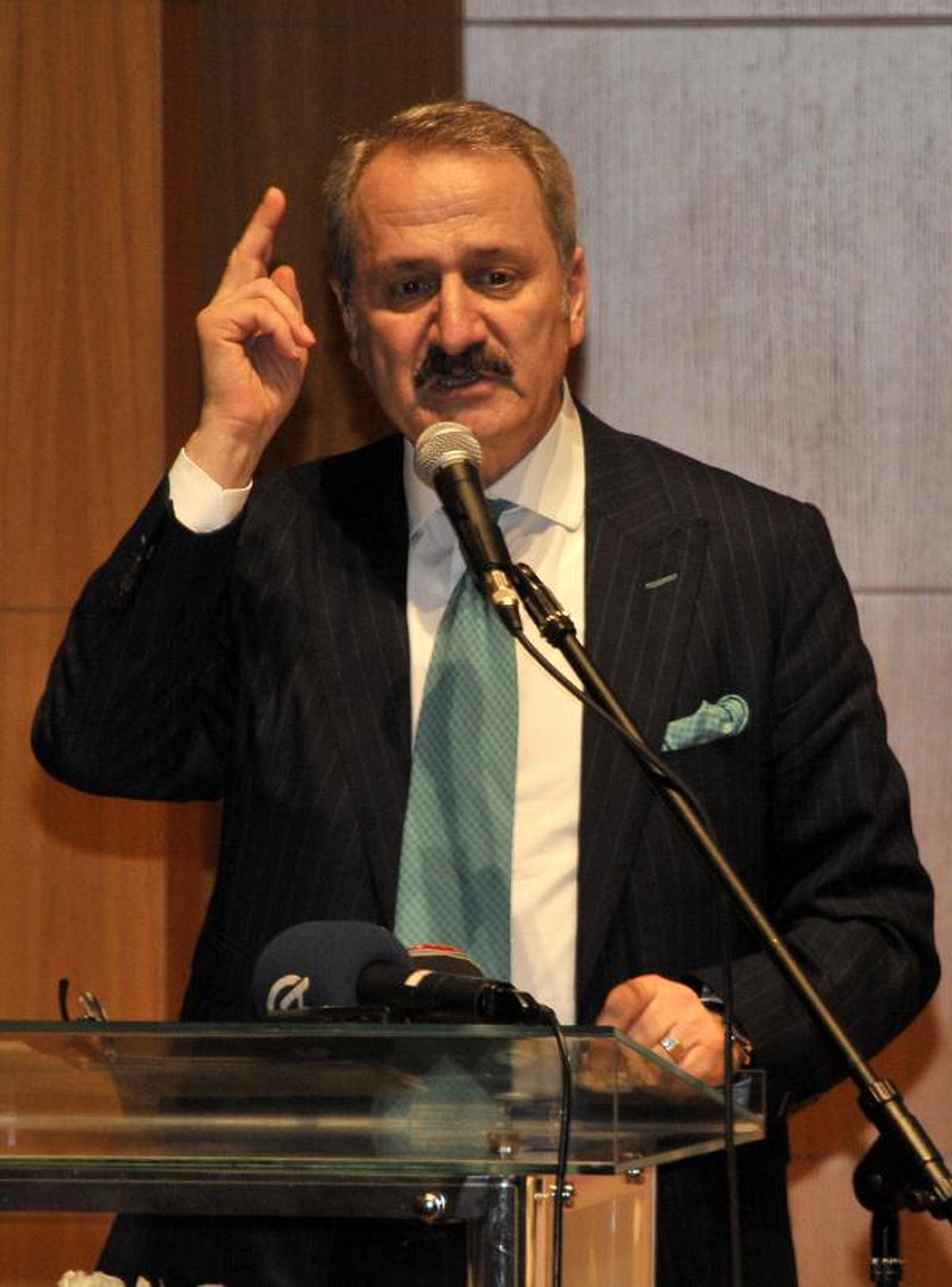 Zafer Çağlayan: \'Özürlü\' Yerine \'Engelli\' Kelimesi Kullanılacak (2)
