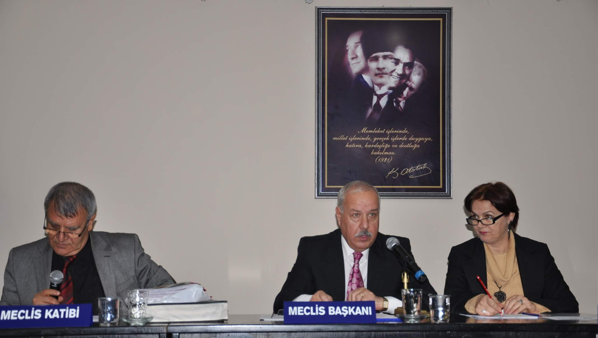 Zonguldak Belediyesi Meclis Toplantısında İşçiler İçin Pankartlı Eylem