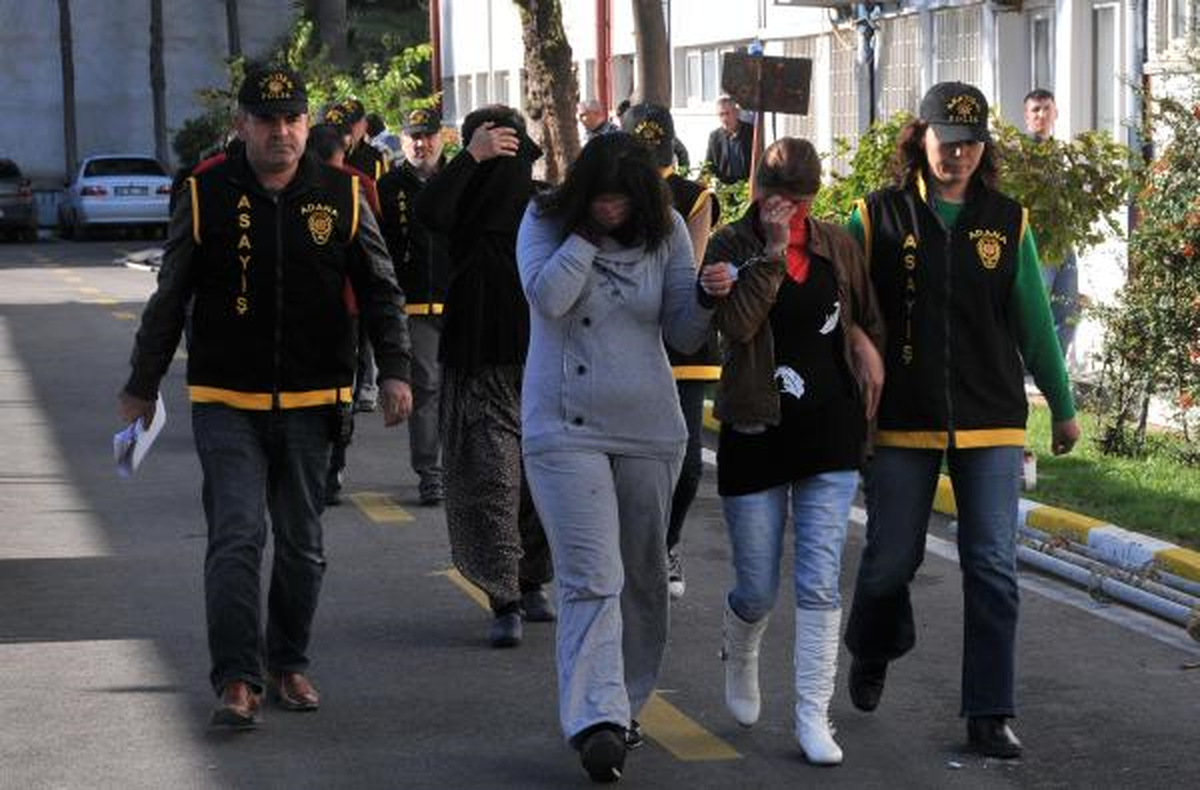 11 Yaşındaki Kızı Pazarladılar!