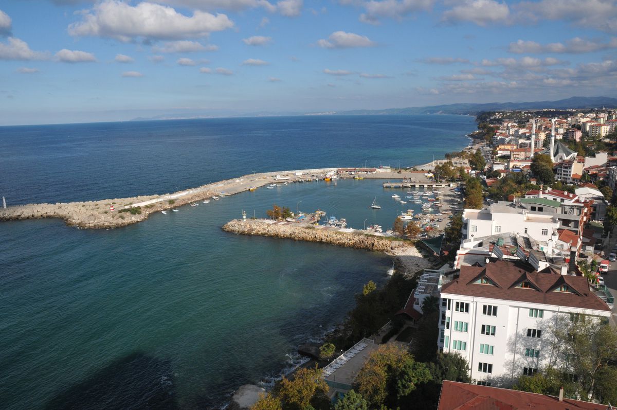 Akçakocalı Balıkçılar, "Balıkçı Barınağı mı? Balıkçı Kapanı mı? Belli Değil"