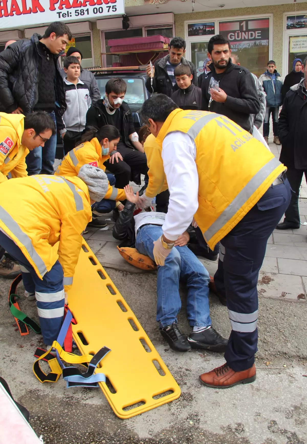 Ankara'da İki Panelvan Çarpıştı 6 Kişi Yaralandı