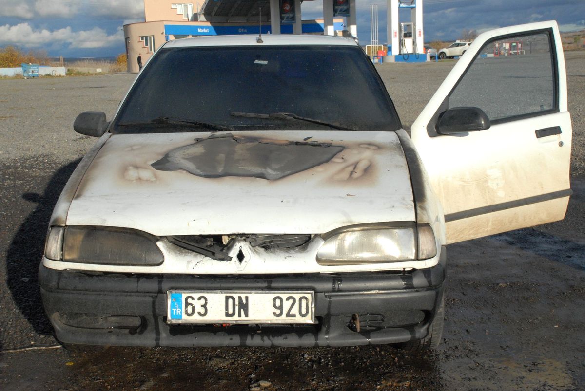 Araç Alev Aldı