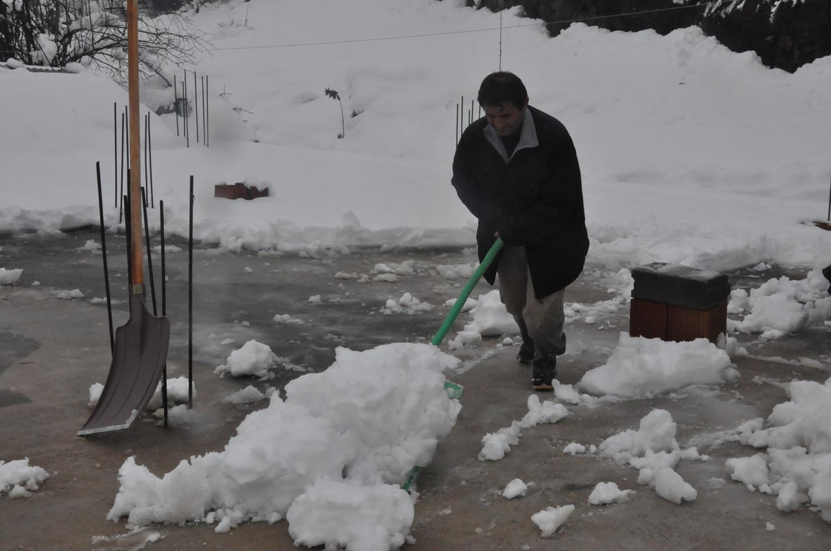 Bitlis\'te 3 Gündür Kar Yağışı Sürüyor