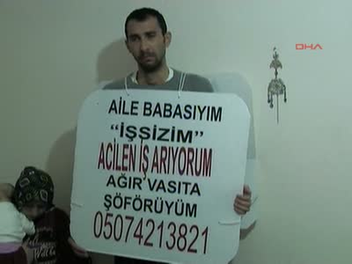 Boynunda Tabelayla İş Arıyor