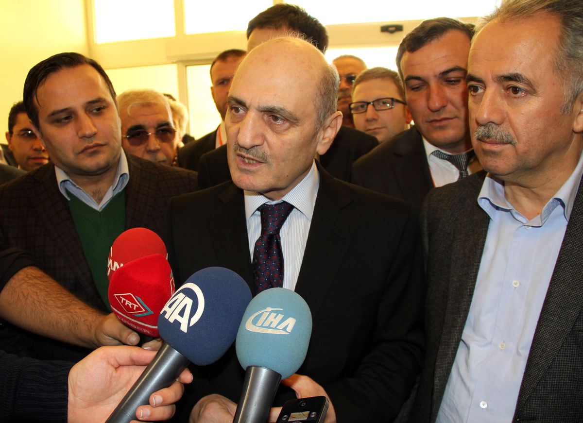 Çevre ve Şehircilik Bakanı Erdoğan Bayraktar, "Biz TOKİ\'de 40 Katrilyon Para Harcadık."