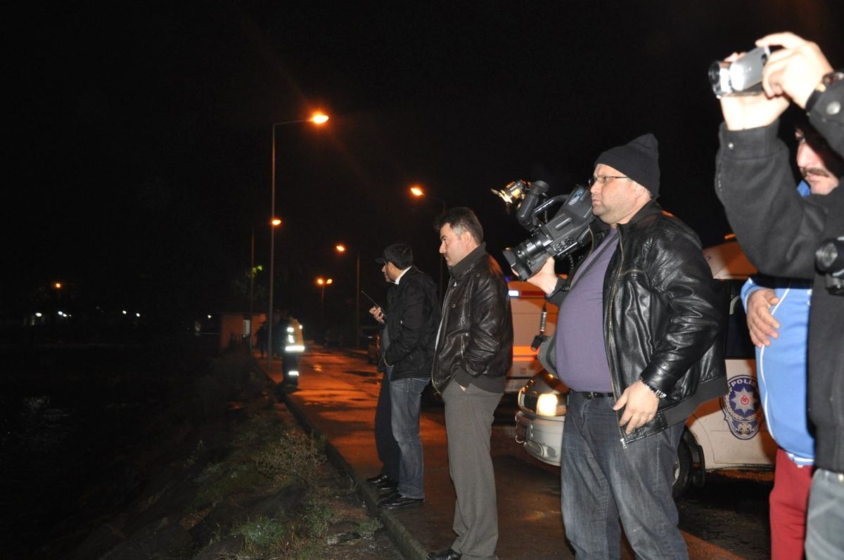 Denize Atlayan Şahsı Gemi Mürettebatı Kurtardı