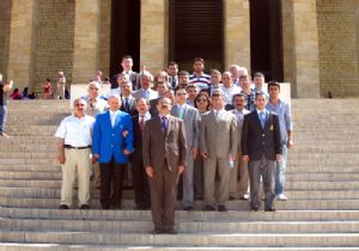 Görme Engelliler Spor Federasyonu Yöneticileri Anıtkabir\'de