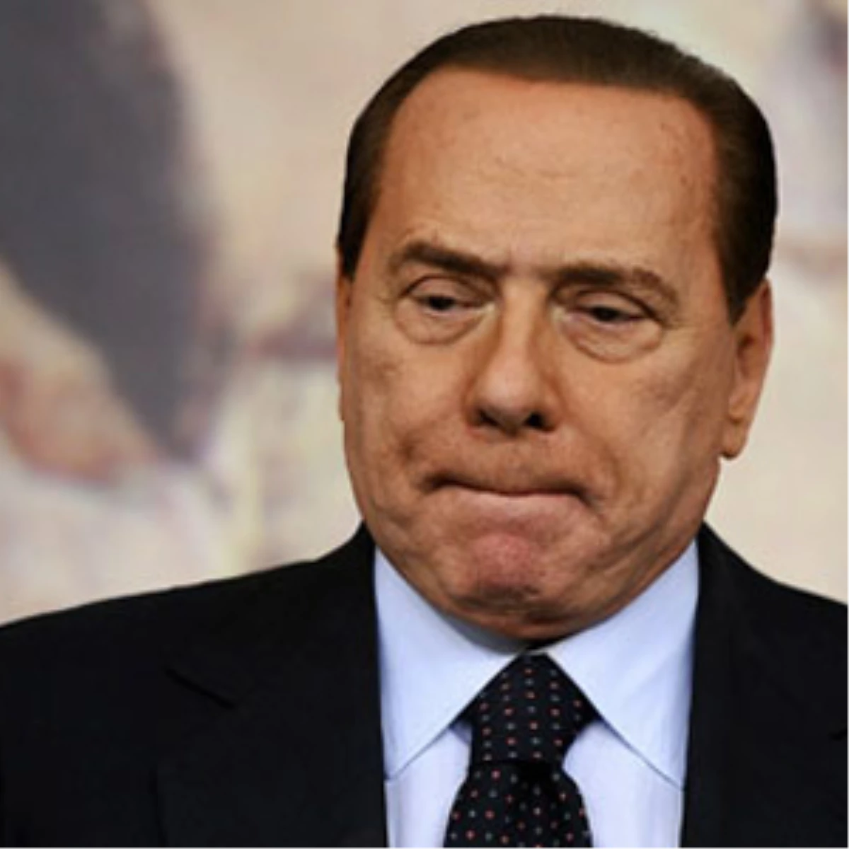 İtalya Eski Başbakanı\'ndan Kritik Karar