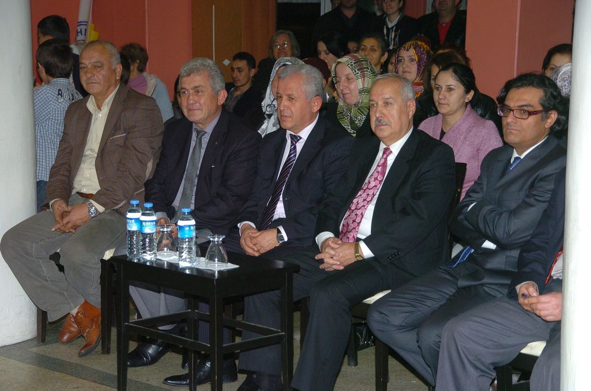 Madenciler Günün Kapsamında Dereceye Giren Öğrencilere Ödülleri Verildi