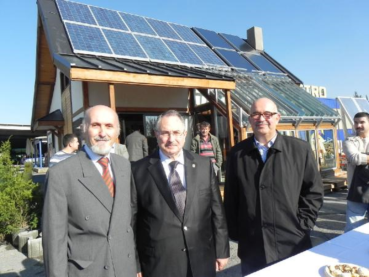 Modül Güneş Evi Kendi Enerjisini Üretiyor