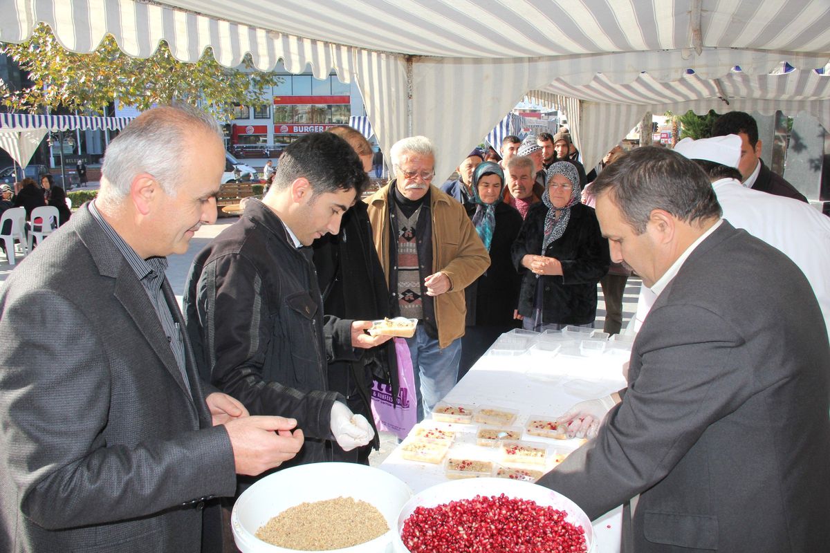 Nazilli\'de Aşure Günü Etkinliğine Yoğun İlgi