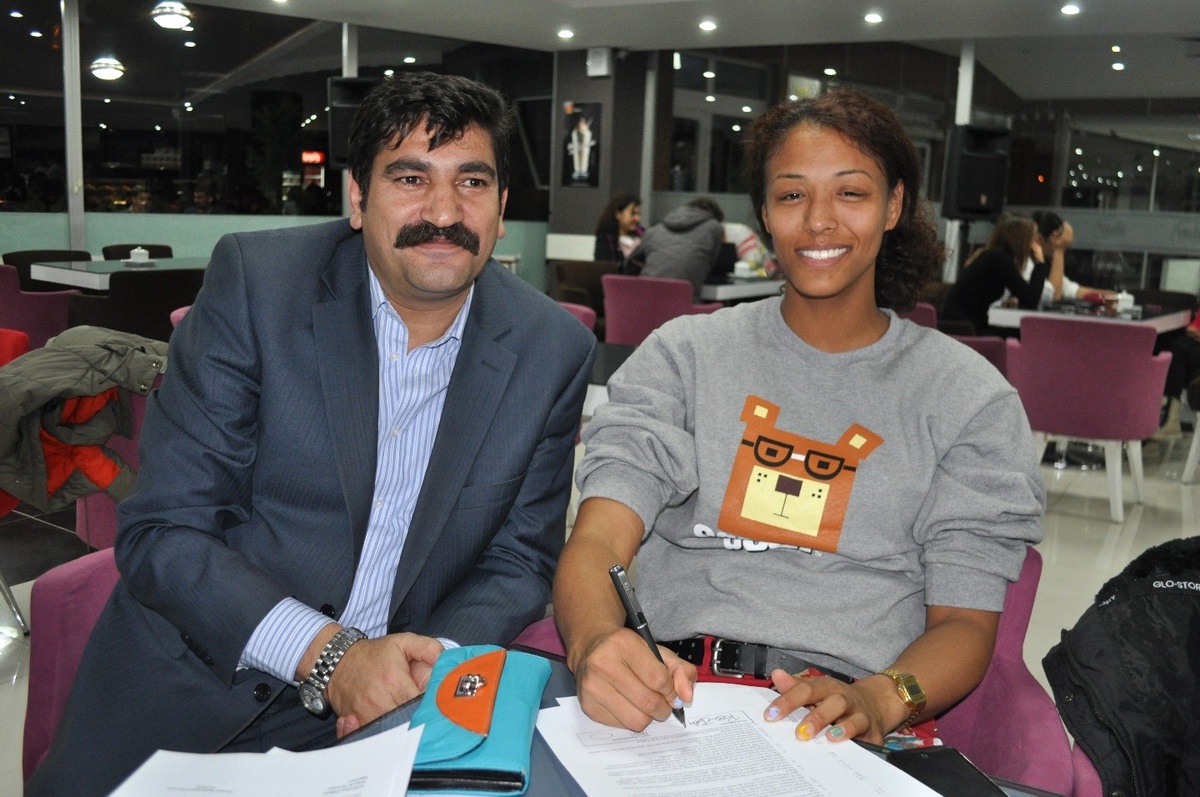 Neü Bayan Basketbol Takımına ABD\'li Basketbolcu
