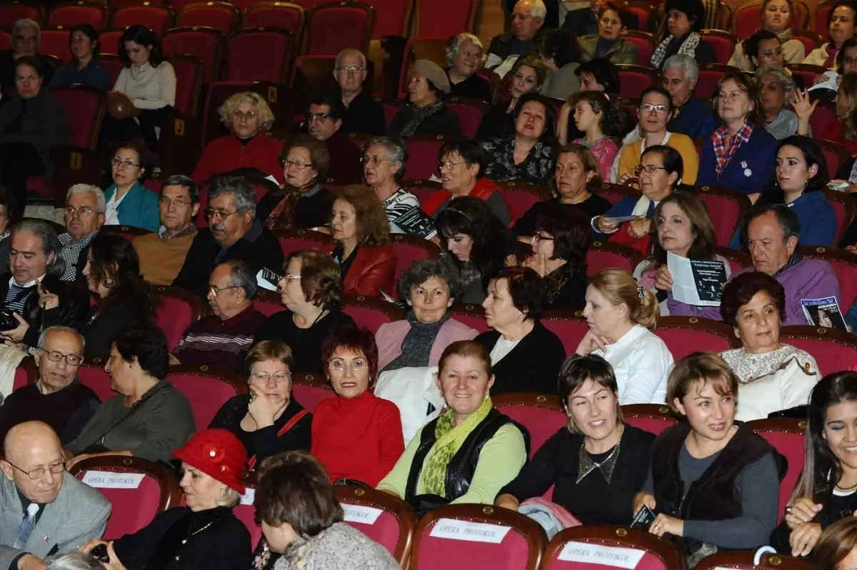 Sanatçıların Karşıyaka Sevgisi