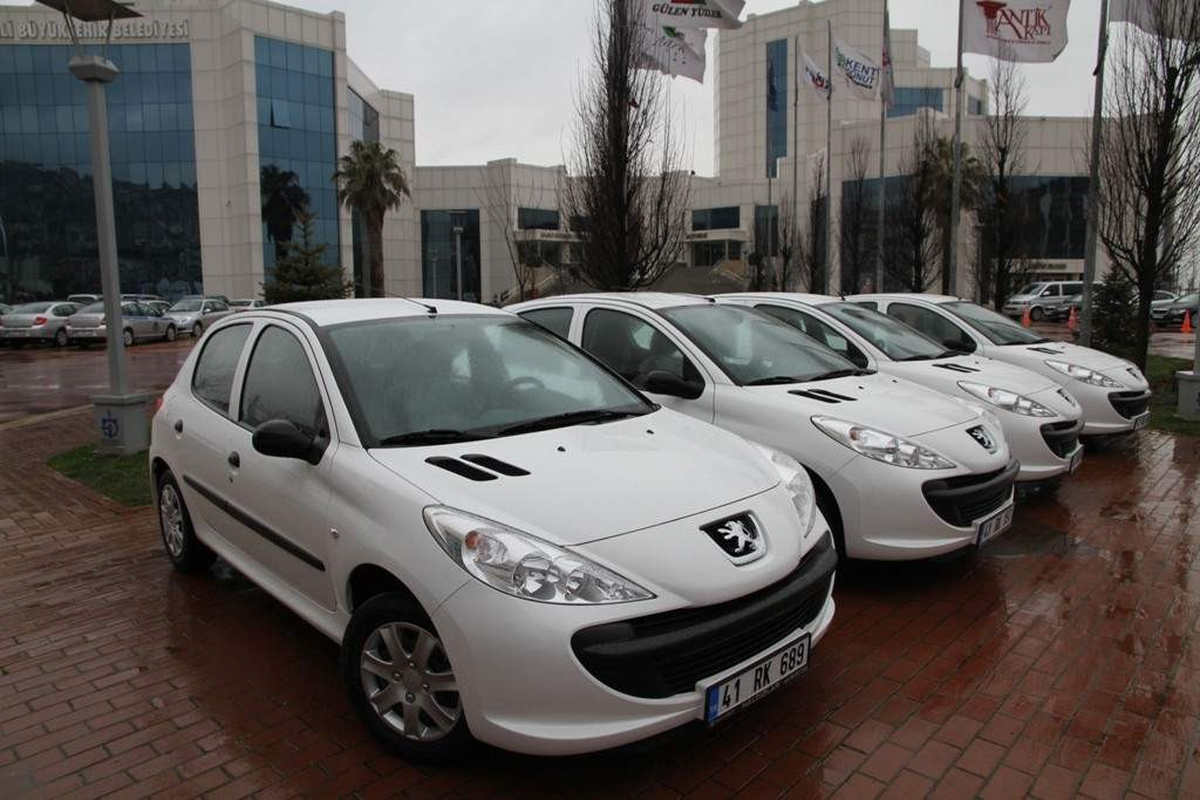 Sıfır Kilometre Otomobiller Sahiplerini Bekliyor