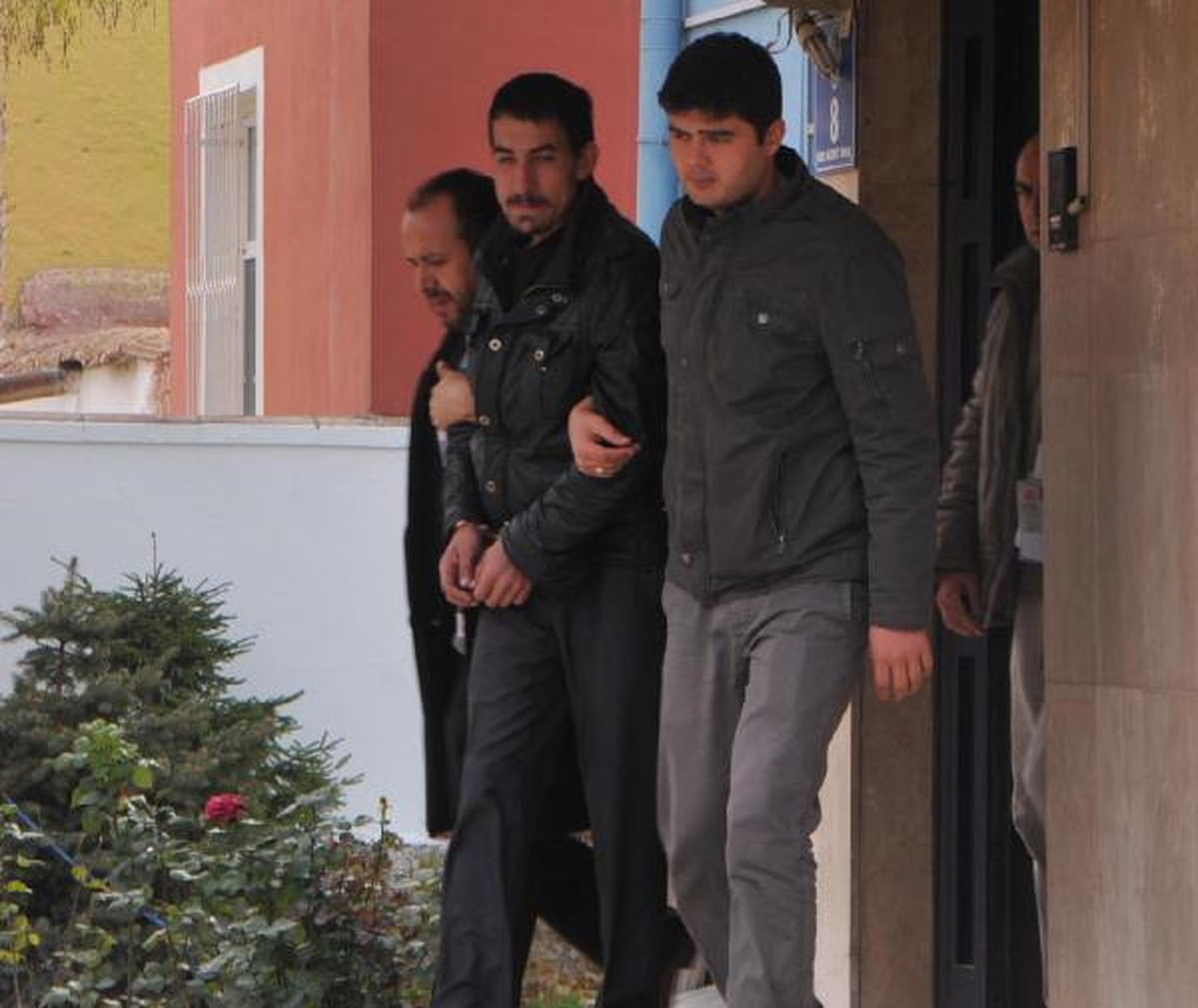 Sokaklara Fuhuş İçin Kartvizit Atarken Yakalandı
