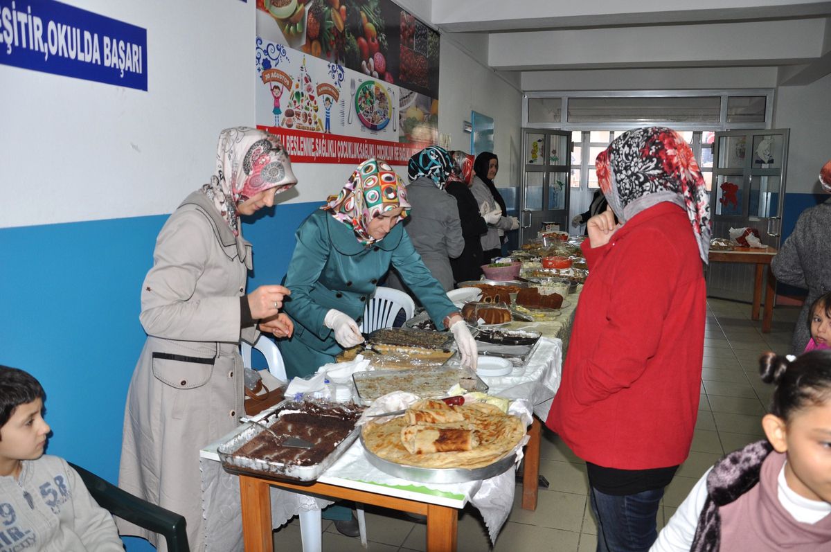 Veliler Dayanışma Çayında Buluştu