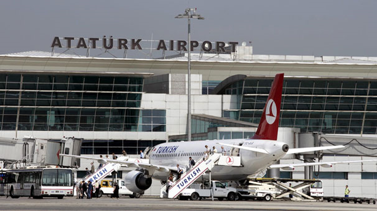 30 Uçak Kalkış İçin Sıra Bekliyor