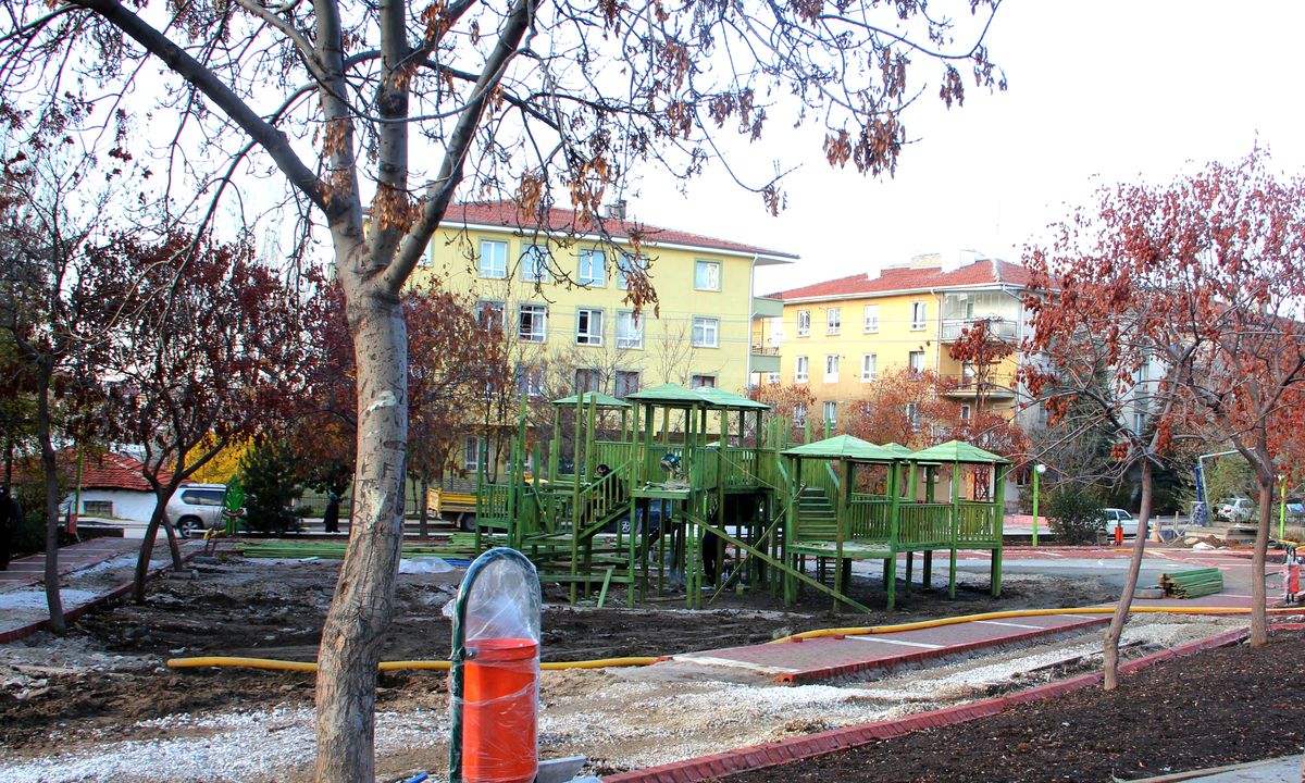 Ahmed Arif Parkı Yenileniyor