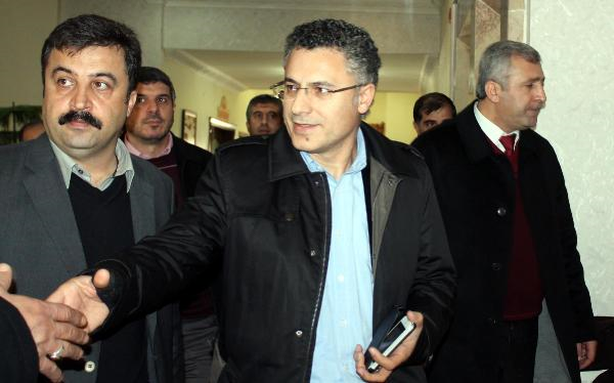 AK Parti\'li Can, Partilerin Yasa İptali İçin Anayasa Mahkemesine Başvurmasında Yarar Var