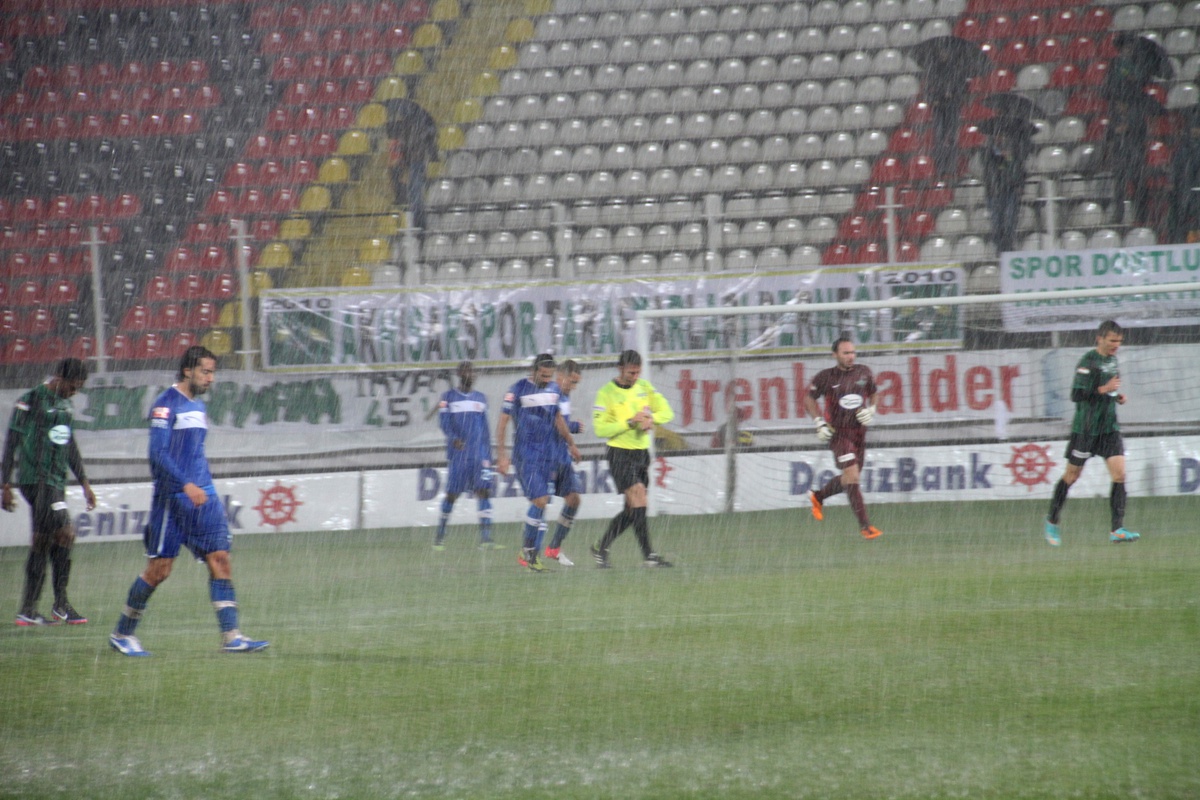 Akhisar-Antalya Maçı Tatil Edildi